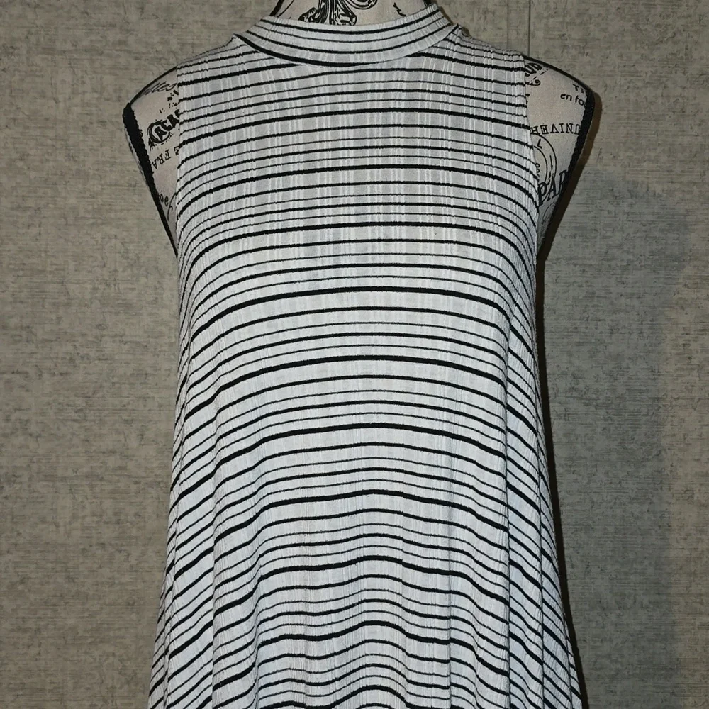 EUC Women's cover up/dress - Picture 2 of 13